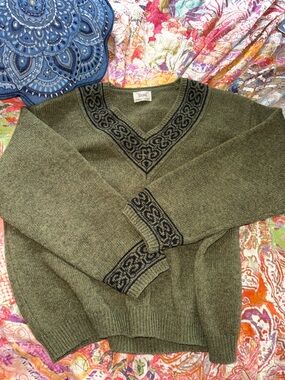 Sisley Olive Green V-Neck Sweater with Navy Geometric Trim